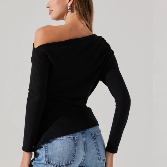 ASTR the label Asymmetrical Off Shoulder Tie Knit Top - Picture 3 of 4